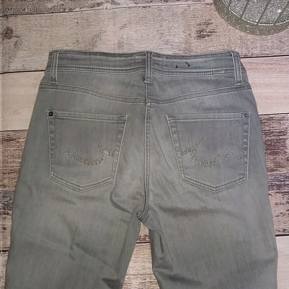 Cambio Parla bleached gray jeans in size 8. - Picture 6 of 7